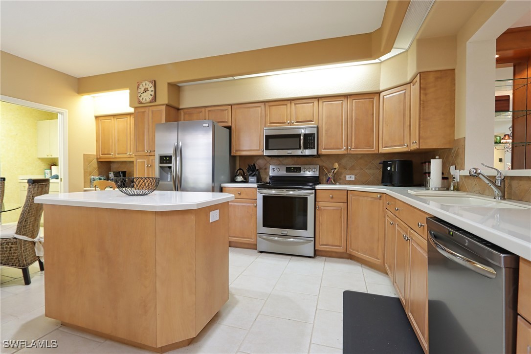 5901 Ashford Ln Property Photo 6