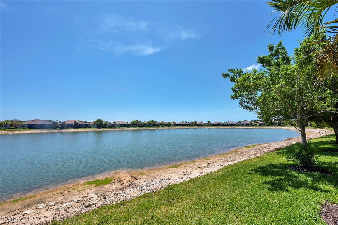 14940 Edgewater Cir Property Photo 4