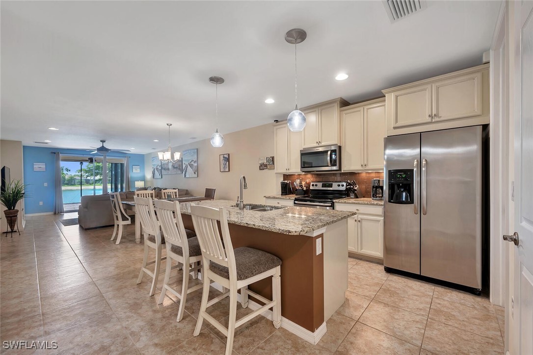 14940 Edgewater Cir Property Photo 5