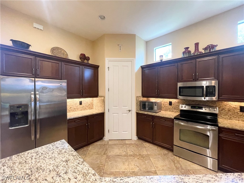 7302 Acorn Way Property Photo 13