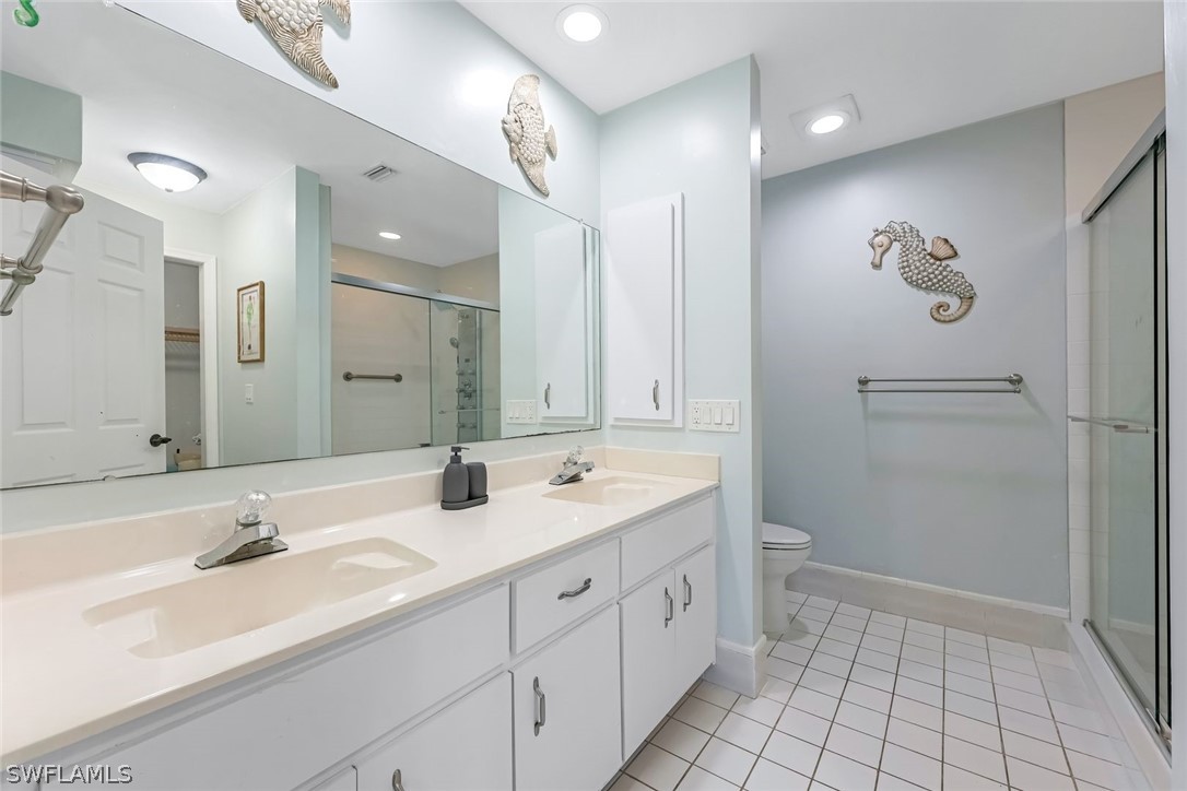 509 Roma Ct 202 Property Photo 12