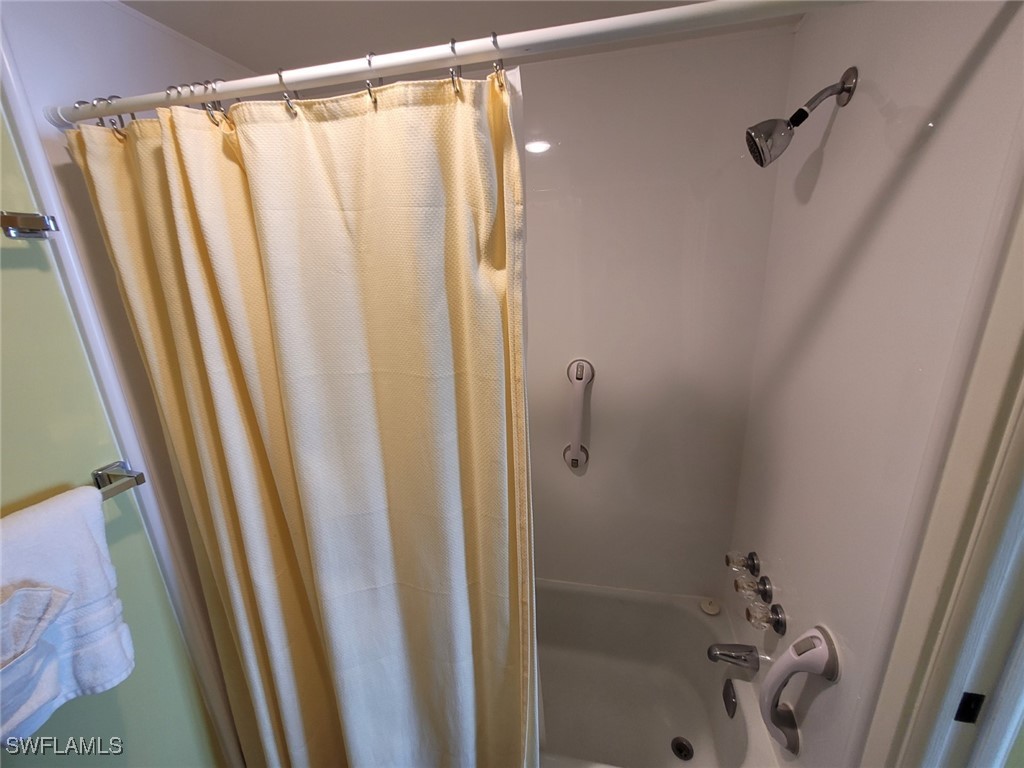 180 Seaview Ct 901 Property Photo 14