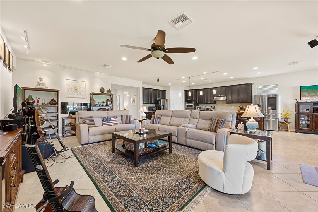 5858 Plymouth Pl Property Photo 15