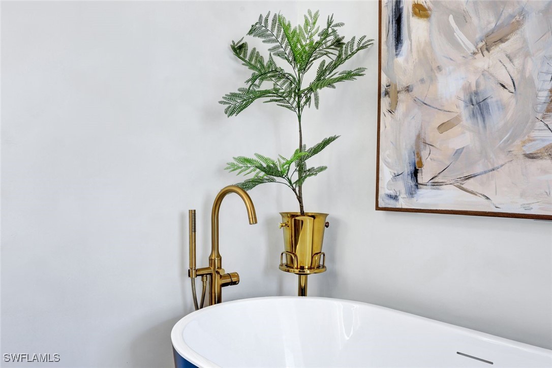 746 Park Ave Property Photo 10