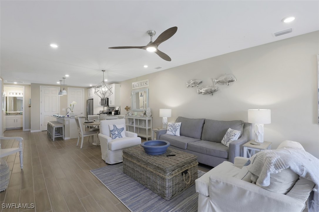 14663 Edgewater Cir Property Photo 4