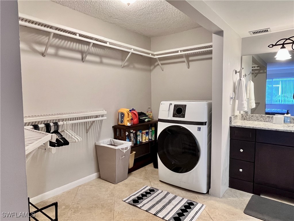 216 Palm Dr 5 Property Photo 11