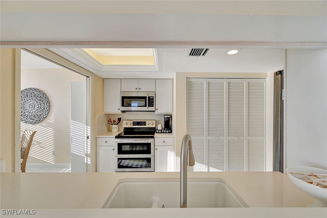 5550 Heron Point Dr 1802 Property Photo 5