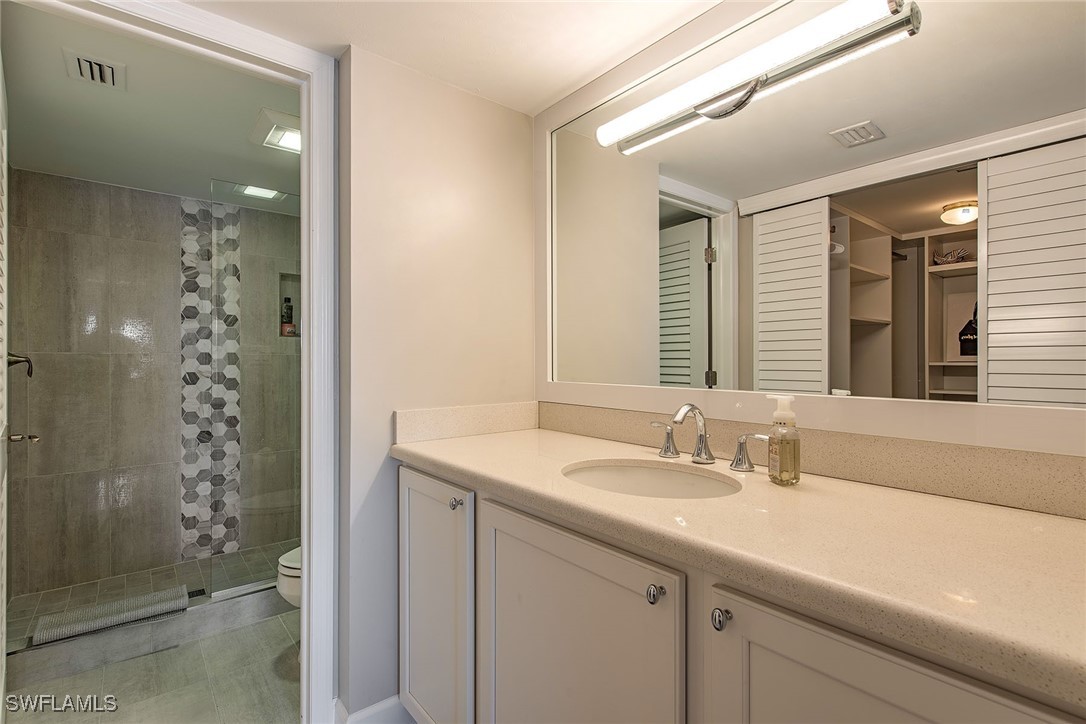 4155 Crayton Rd 203 Property Photo 5