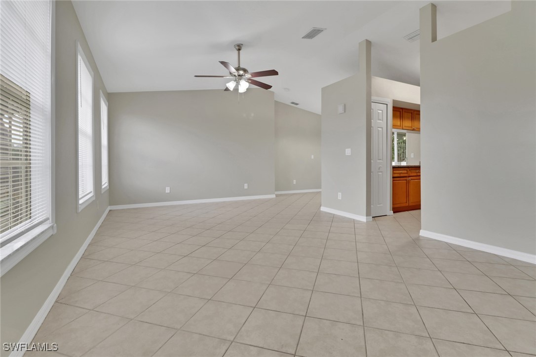 1121 Sw 9th Ave Property Photo 3