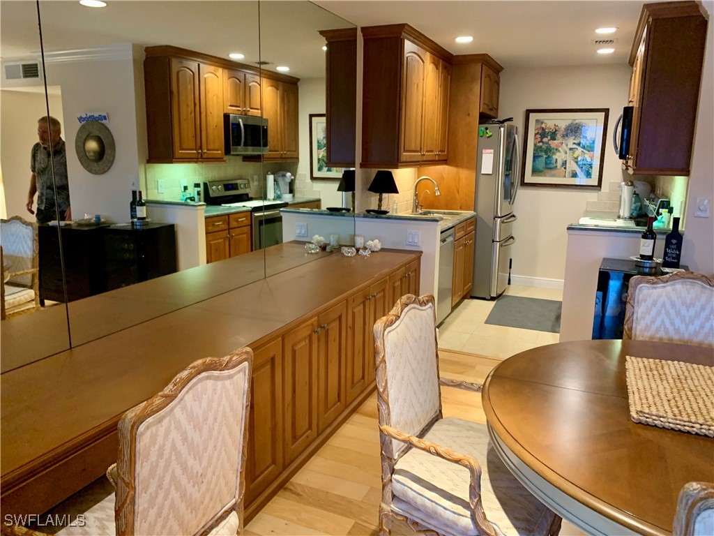 333 Harbour Dr 211 Property Photo 19
