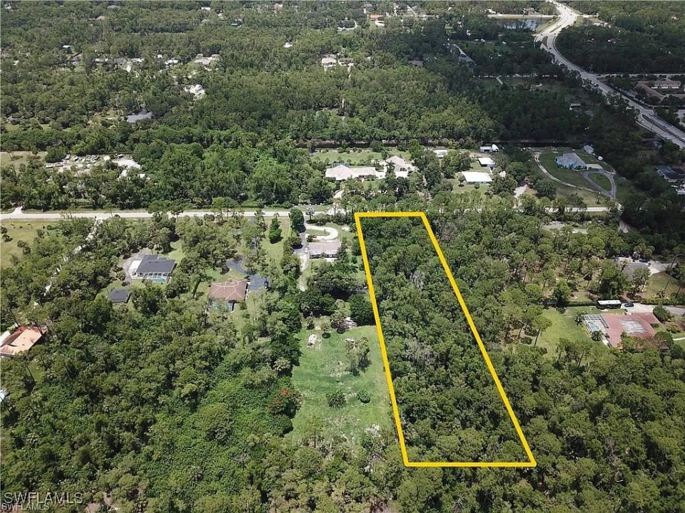 5700 Cedar Tree Ln Property Photo 3