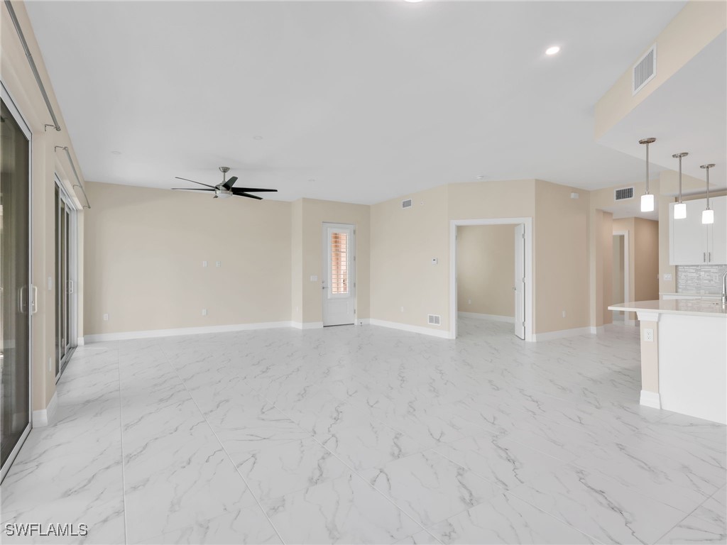 257 Indies Dr E 102 Property Photo 13