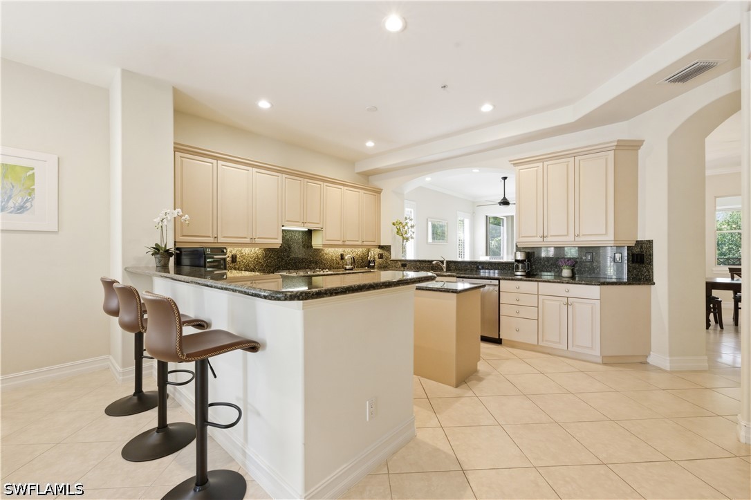 2859 Tiburon Blvd E 102 Property Photo 23