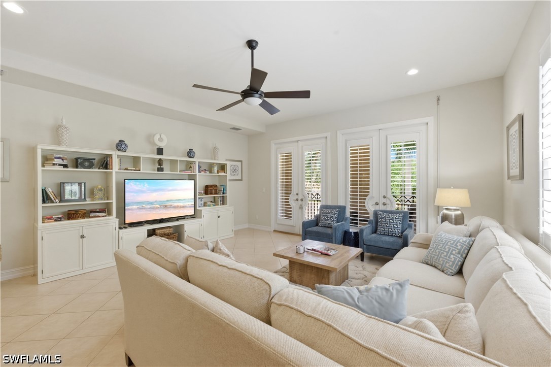 2859 Tiburon Blvd E 102 Property Photo 26