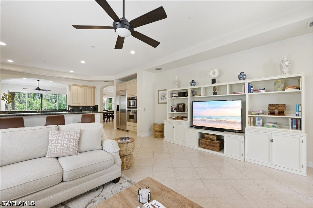 2859 Tiburon Blvd E 102 Property Photo 27