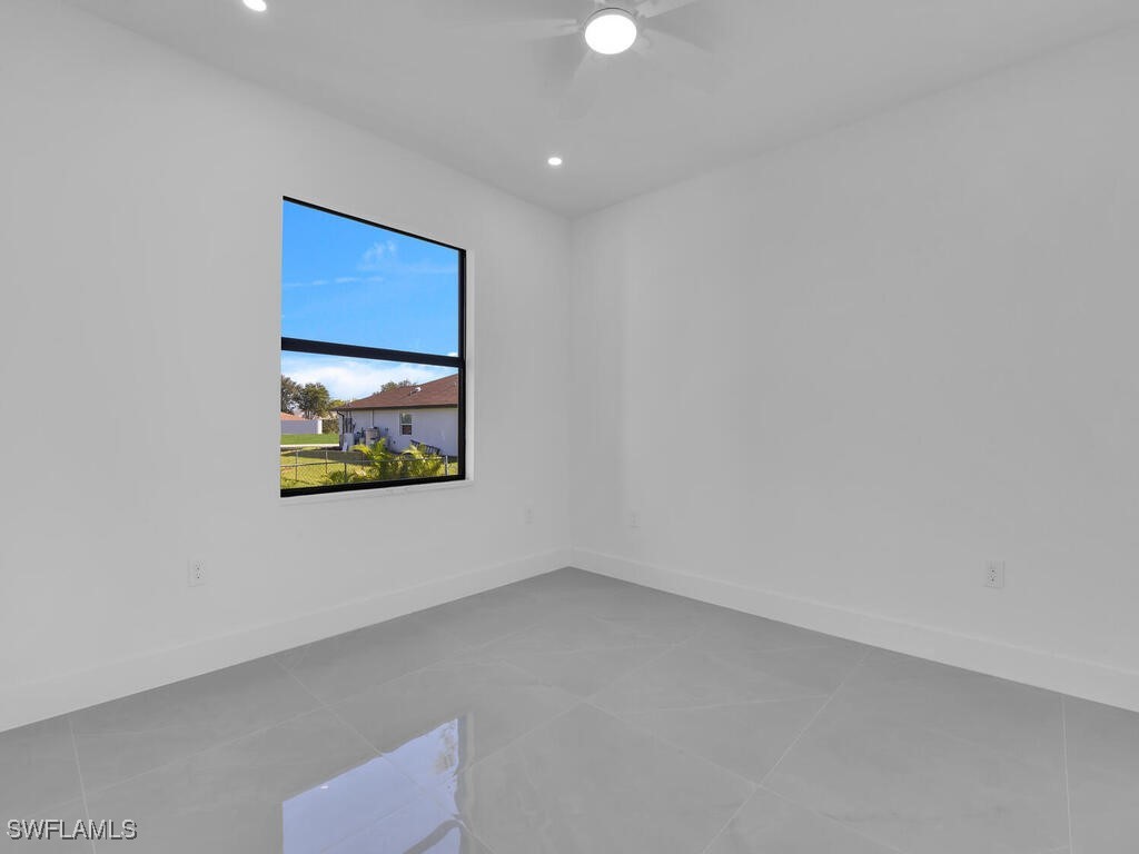 2212/2214 Wilson Rd Property Photo 15