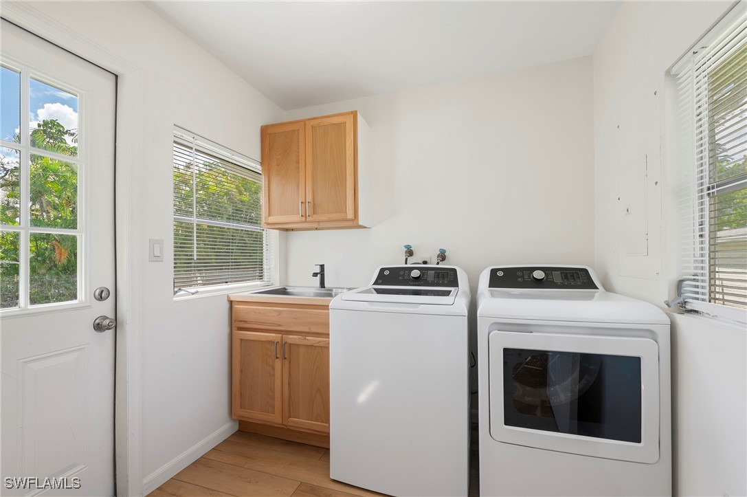 2432 Washington Ave Property Photo 16