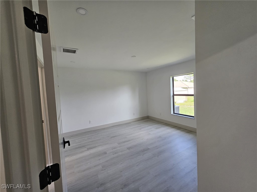 225075160 Property Photo 5