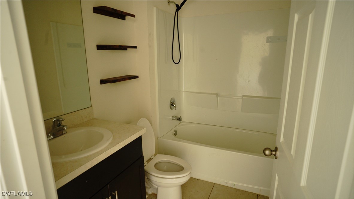 666 Vanola Ct Property Photo 4