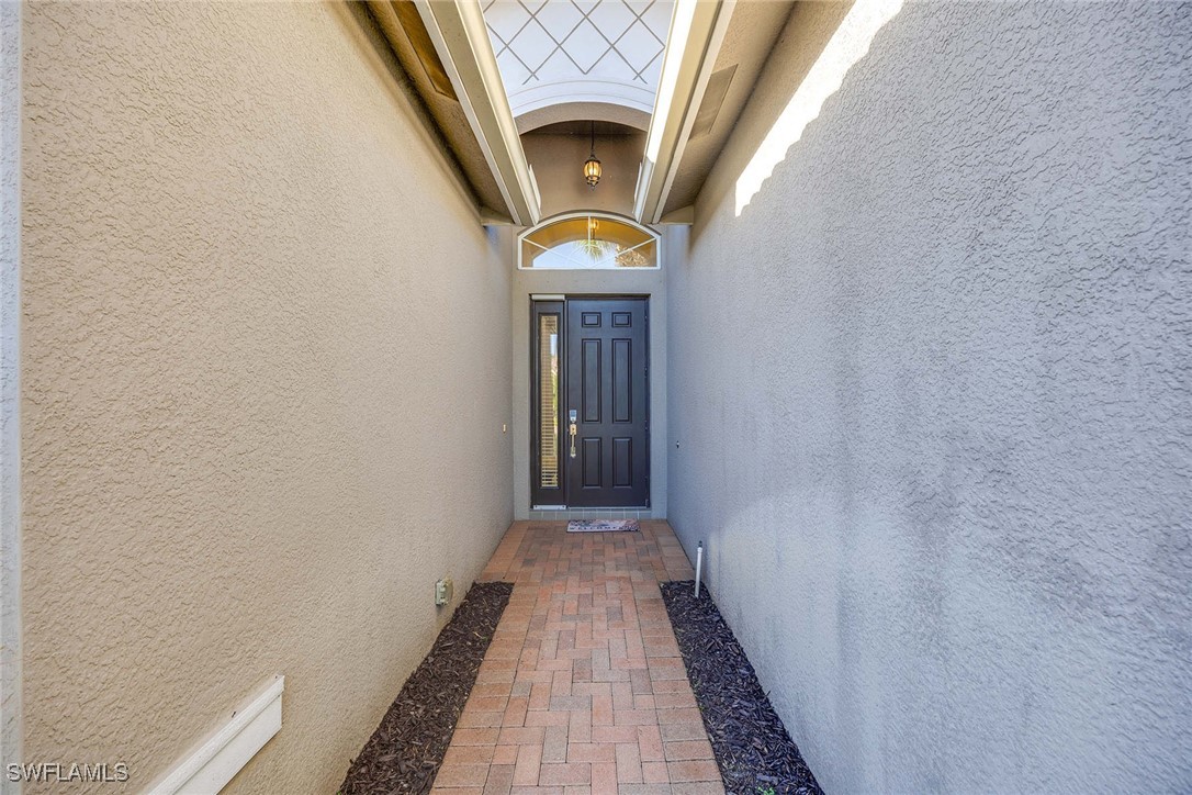 6542 Marbella Dr Property Photo 3