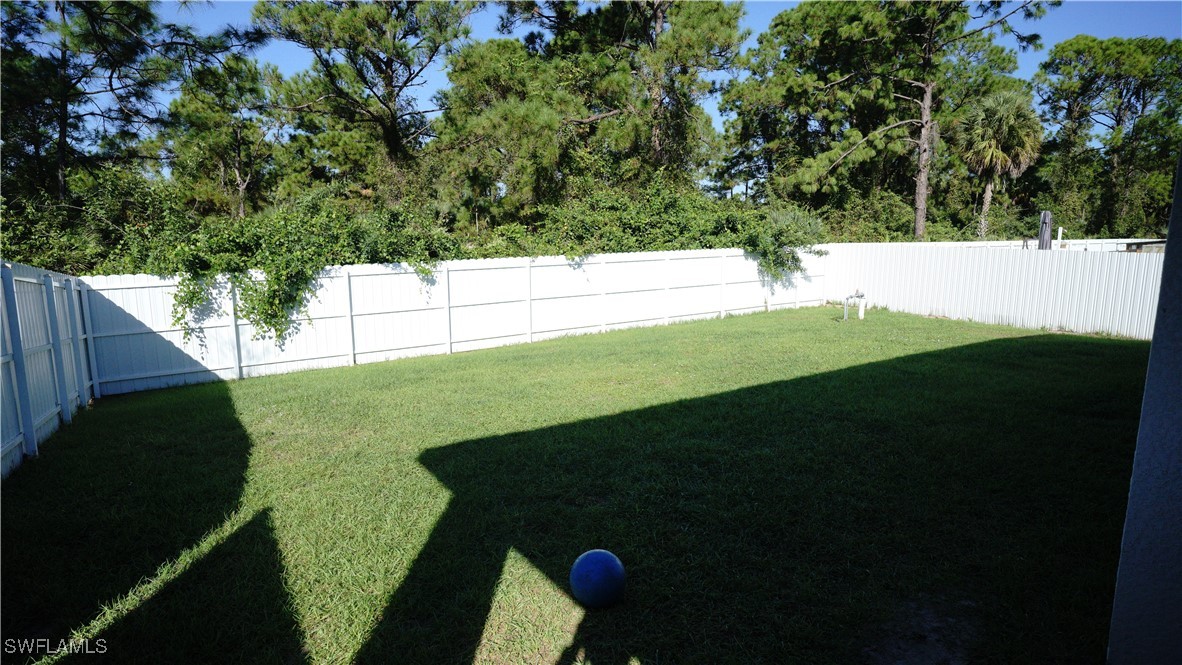 3301 Joan Ave N Property Photo 5