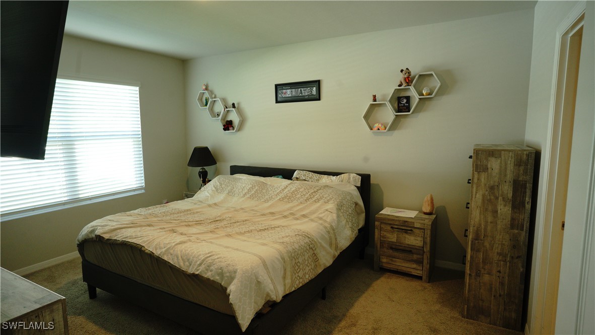 3301 Joan Ave N Property Photo 10