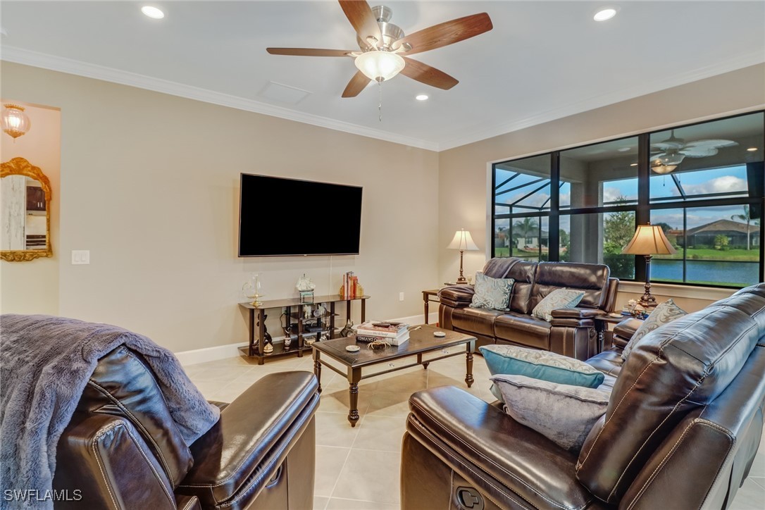 7567 Winding Cypress Dr Property Photo 3