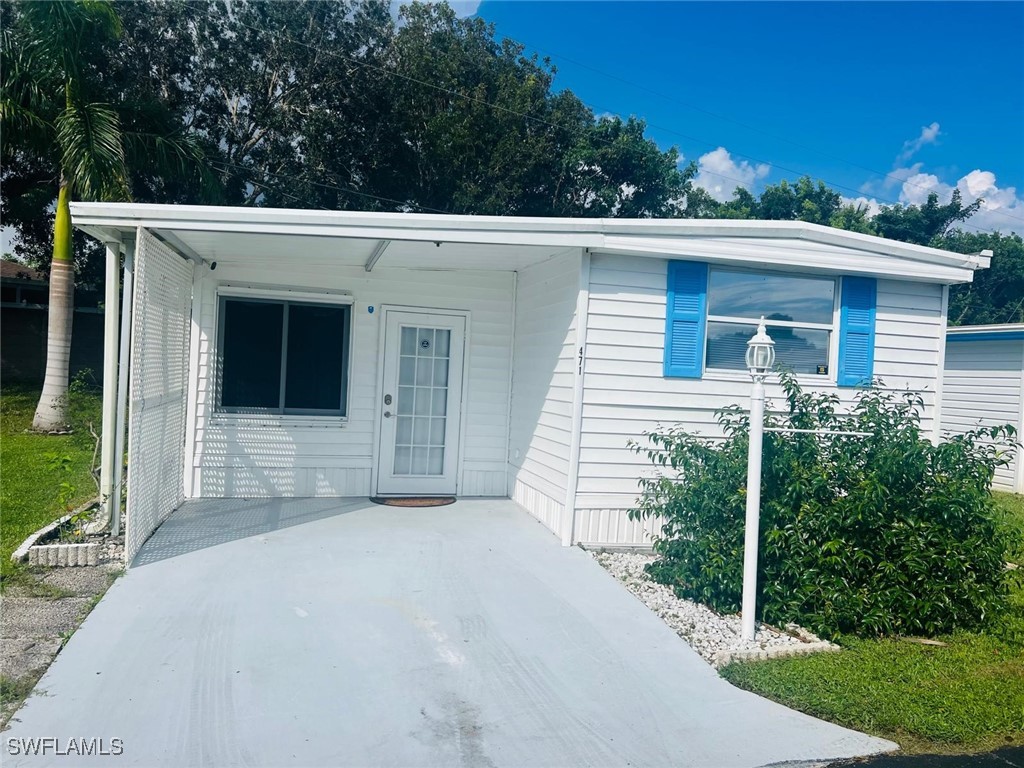 471 Palm Dr 310 Property Photo 1