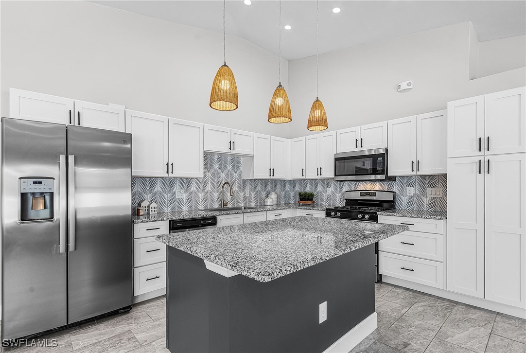 175 VILLAGE CIR 32 Property Photo 1