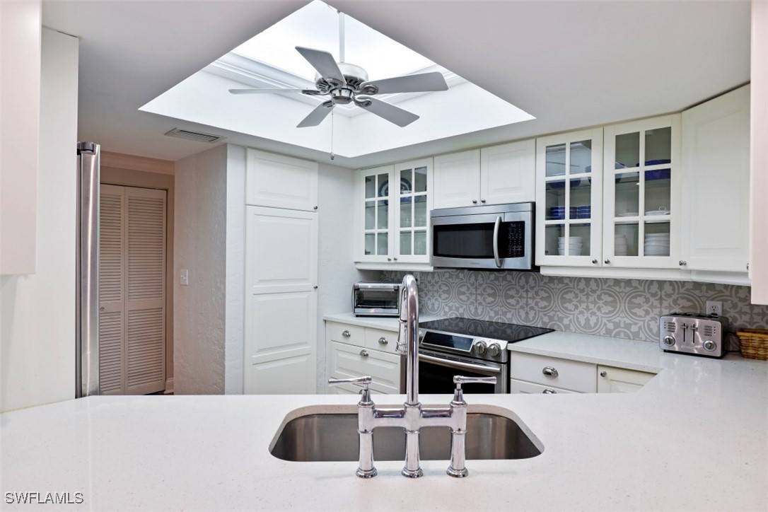 5897 Chanteclair Dr 313 Property Photo 14