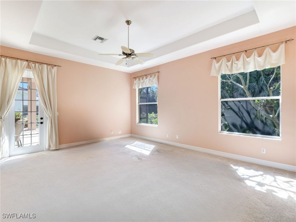 12910 Silverthorn Ct Property Photo 13