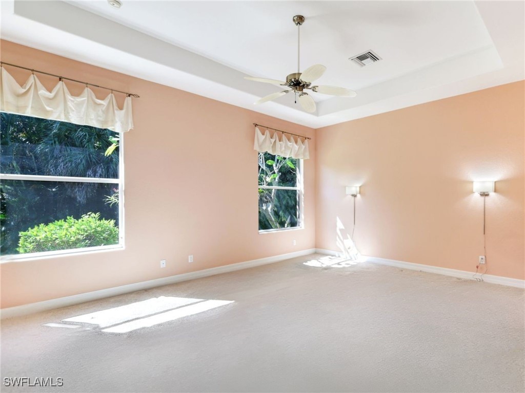 12910 Silverthorn Ct Property Photo 14