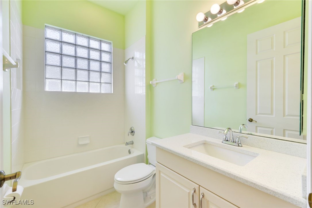 12910 Silverthorn Ct Property Photo 20