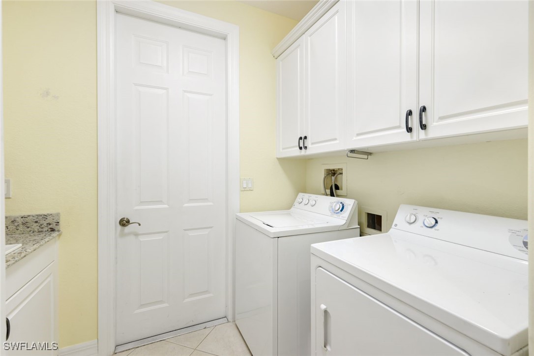 12910 Silverthorn Ct Property Photo 22