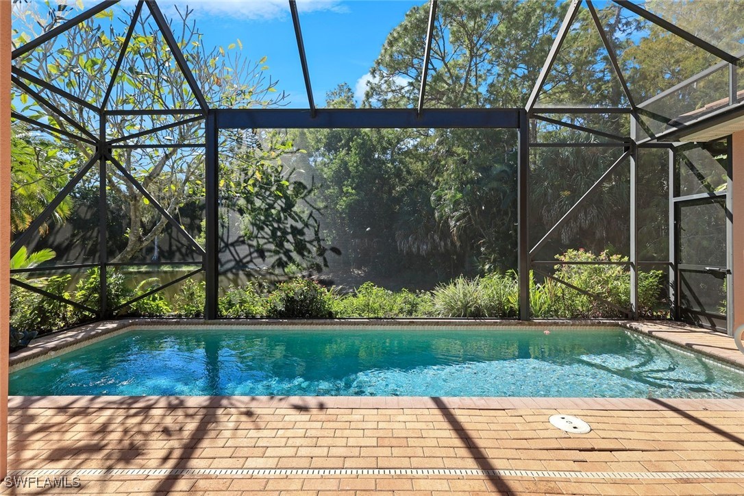 12910 Silverthorn Ct Property Photo 26