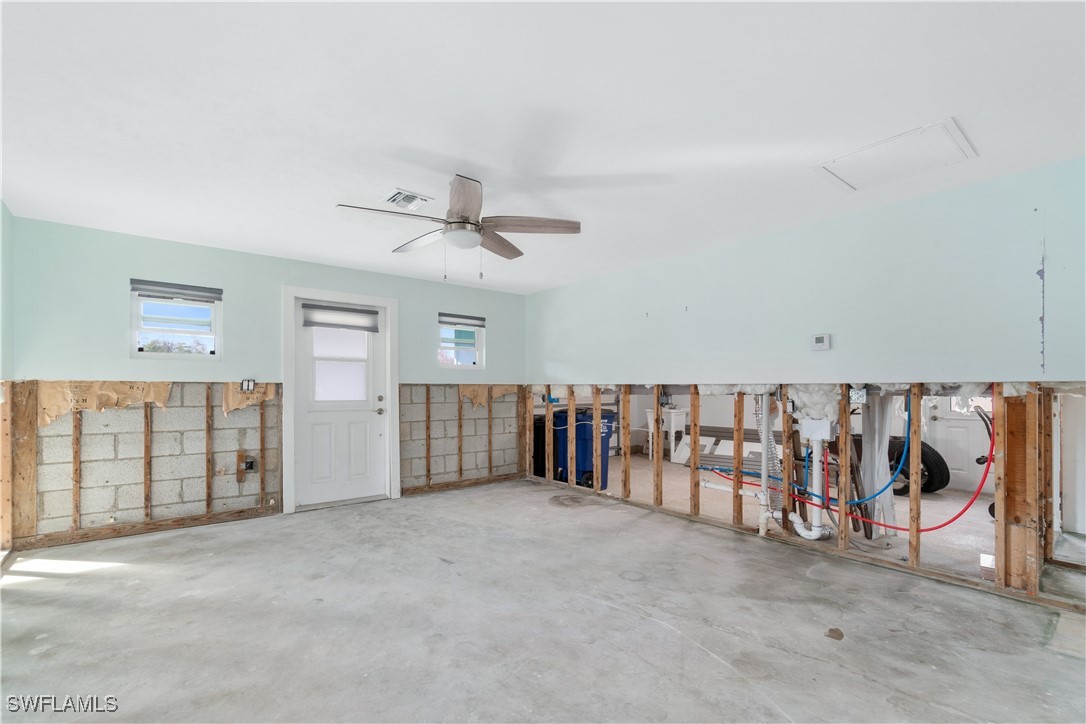 4896 Esplanade St Property Photo 13