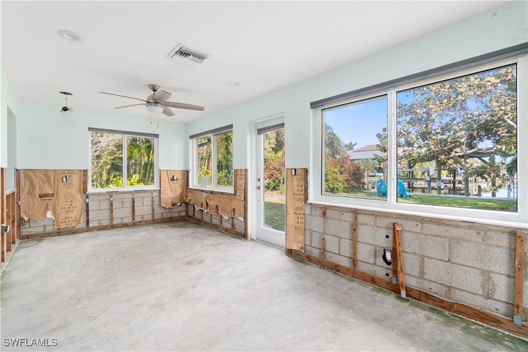 4896 Esplanade St Property Photo 16