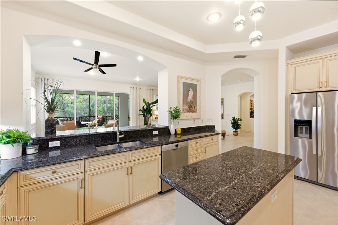 2843 Tiburon Blvd E 7-102 Property Photo 12