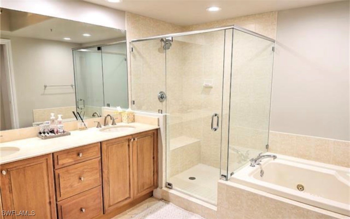 2738 Tiburon Blvd E B-104 Property Photo 4