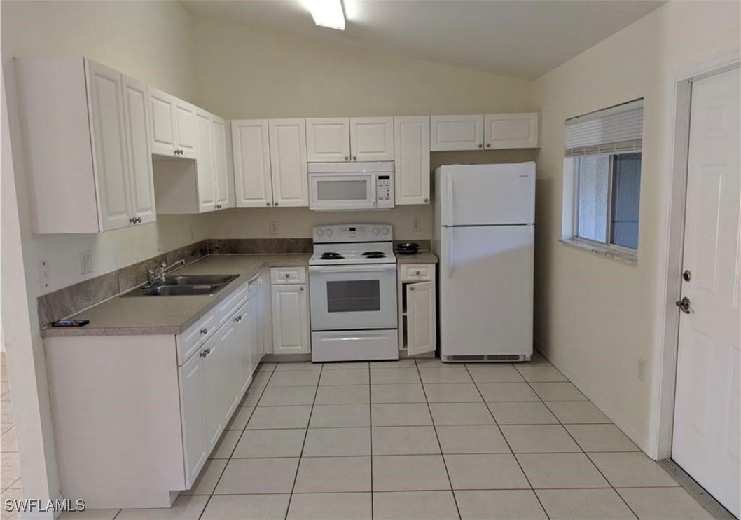 2806/2804 Hawalaska St Property Photo 2