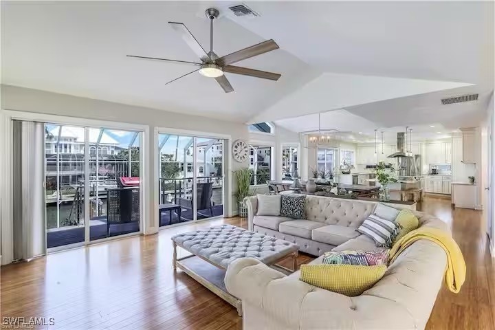 437 Trade Winds Ave Property Photo 2