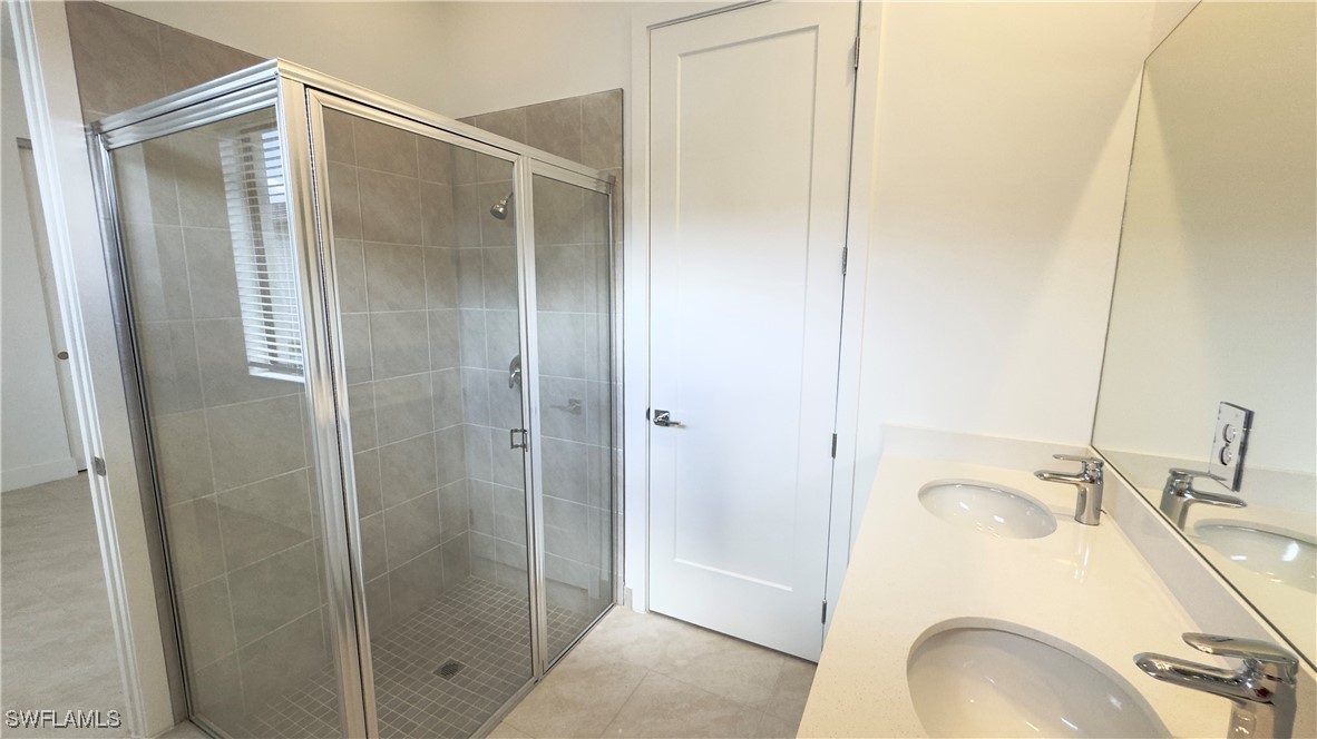 5089 Penella Ave Property Photo 14