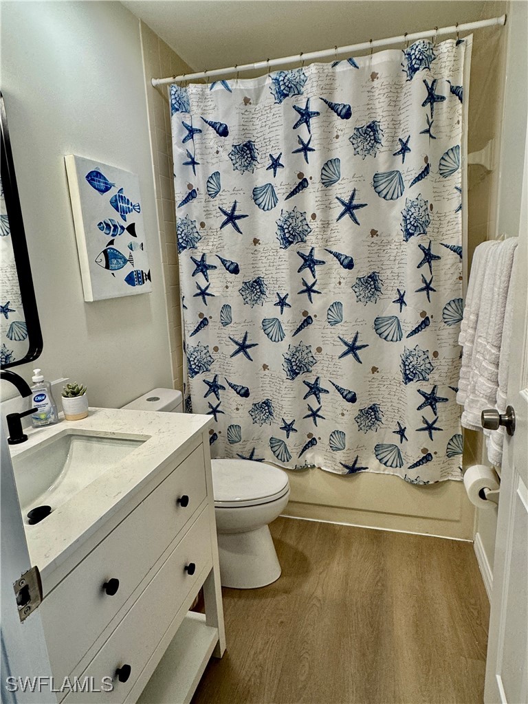 645 Squire Ct 202 Property Photo 11