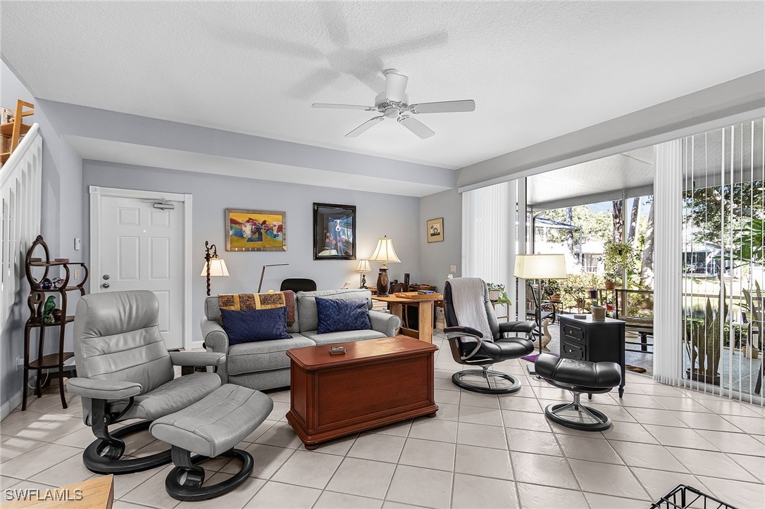 5733 Cove Cir Property Photo 4