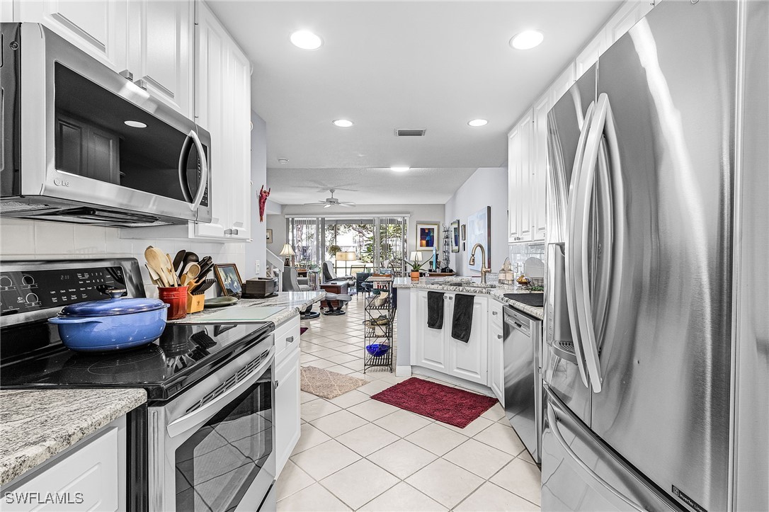 5733 Cove Cir Property Photo 9