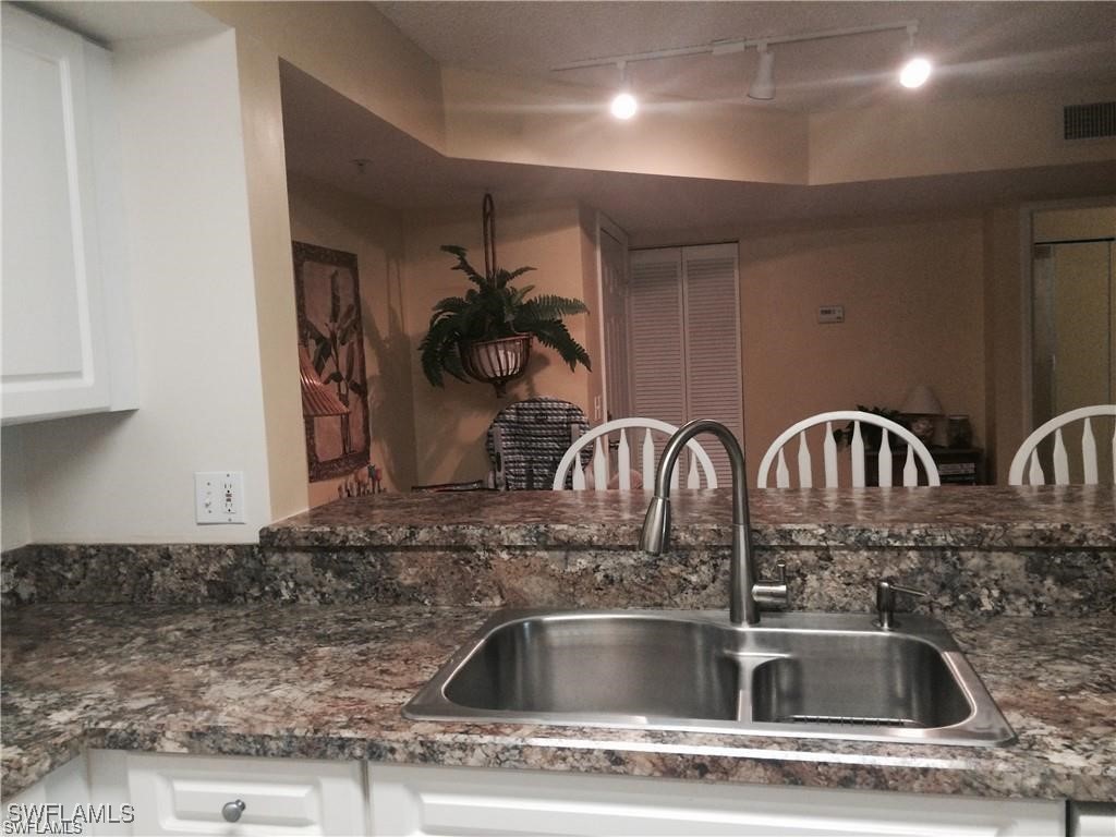 1160 Wildwood Lakes Blvd 9-206 Property Photo 7
