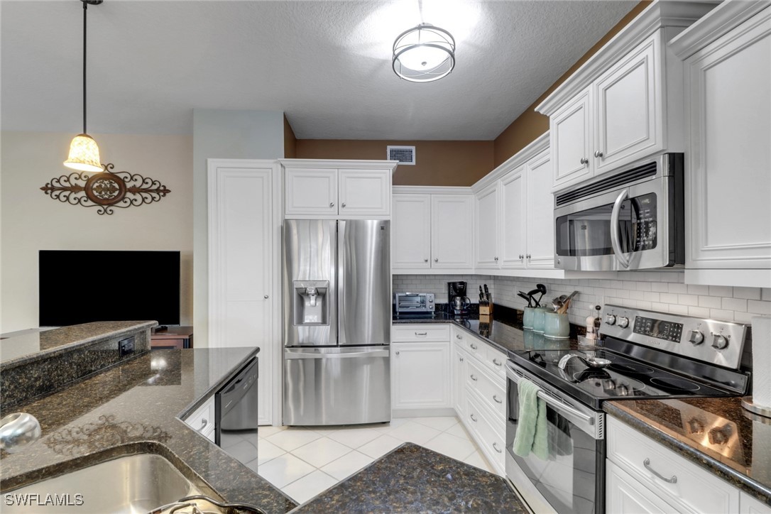 5325 Andover Dr 101 Property Photo 10