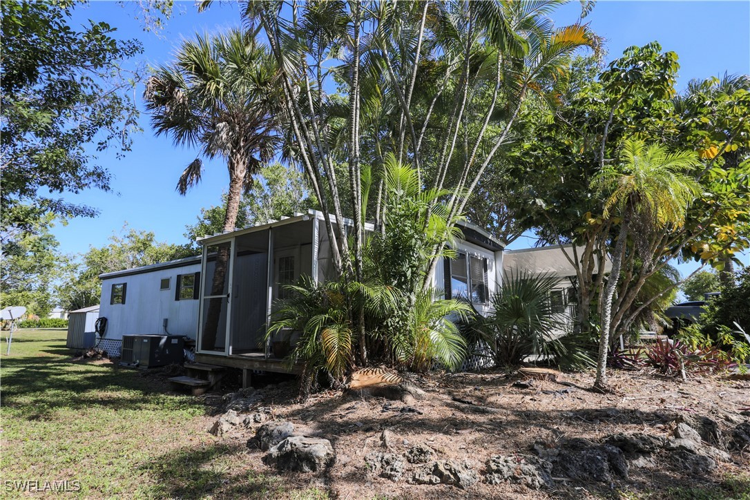 893 Manatee Rd Property Photo 1