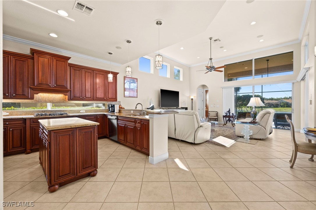 8766 Largo Mar Dr Property Photo 9