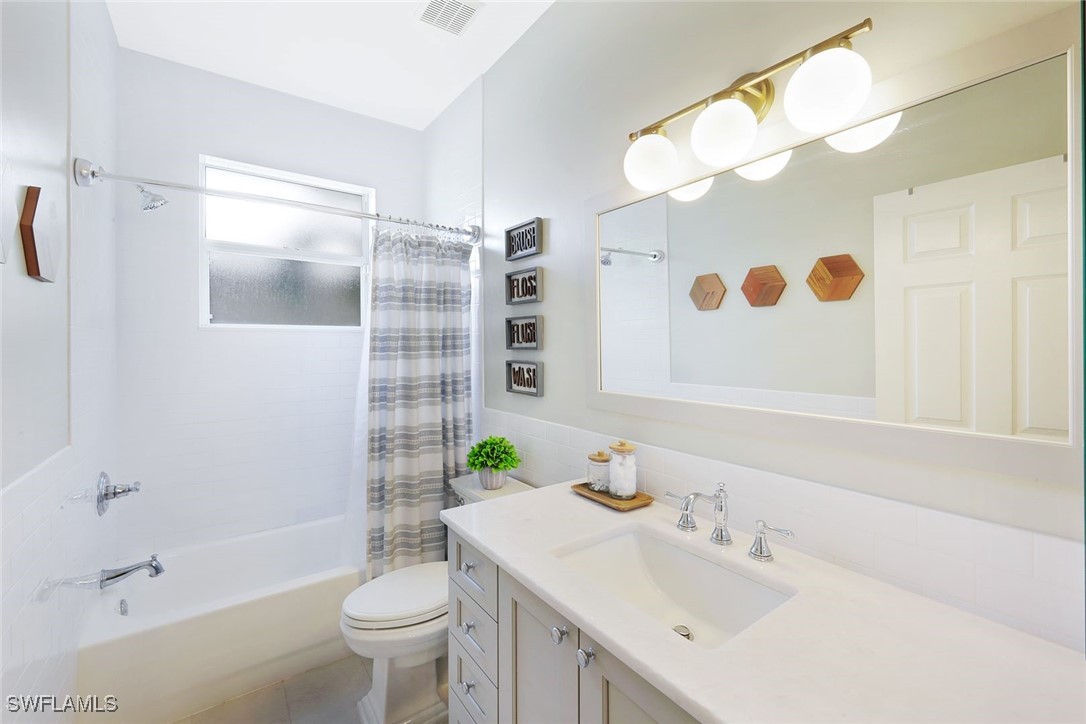 9261 Estero River Cir Property Photo 28